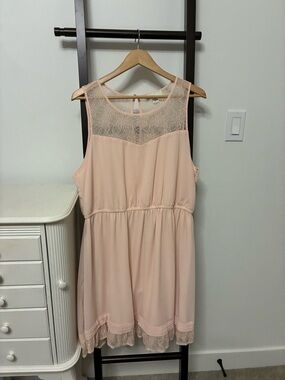 Gorgeous Blush Lace Yoke Sleeveless Dress. Forever 21. Size 2X. Elastic waist